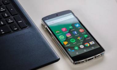 Smoking, Depression Apps Seen Selling Your Data to Google, Facebook: Study 